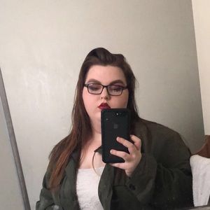 Meet your Posher, Katelyn